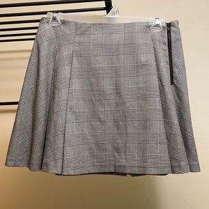 🎉HP!🎉 Topshop flirty pleated plaid miniskirt